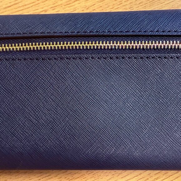 Michael Kors Trifold Wallet - Picture 2 of 4